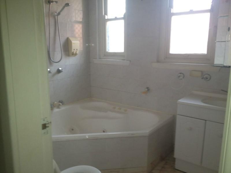 55 Vicliffe Avenue, Campsie NSW 2194