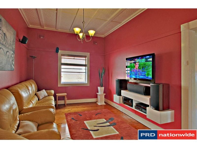 6 Hillcrest Avenue, Bardwell Park NSW 2207