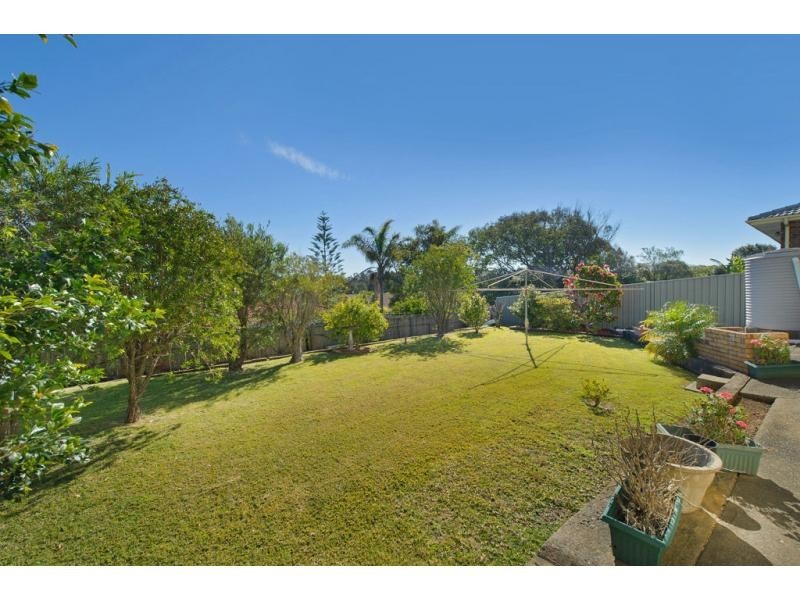 1555 Ocean Drive, Lake Cathie NSW 2445