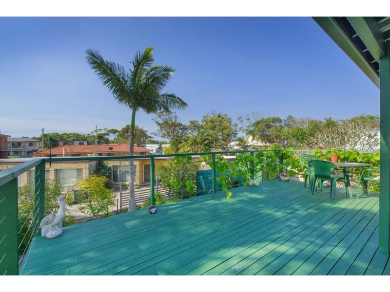 1693 Ocean Drive, Lake Cathie NSW 2445