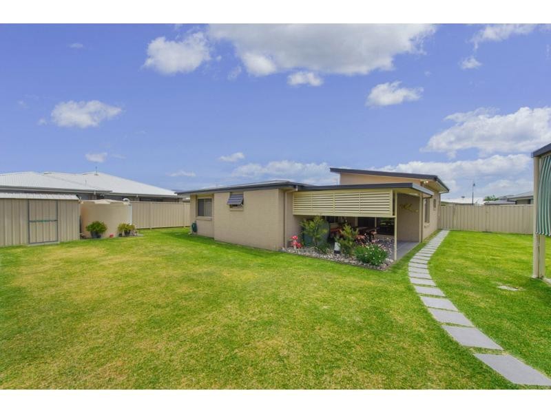 4 Magellan Place, Bonny Hills NSW 2445