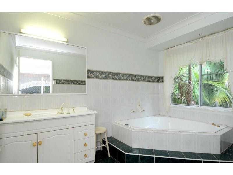 50 Kenwood Drive, Lake Cathie NSW 2445