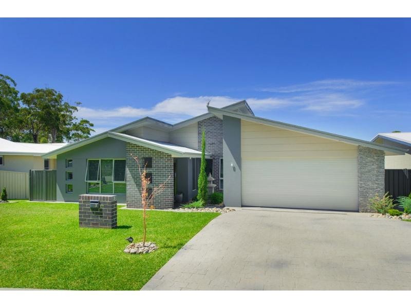 3 Moss Court, Bonny Hills NSW 2445