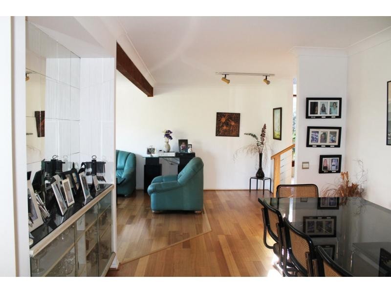 16 Flinders Place, Mount Colah NSW 2079