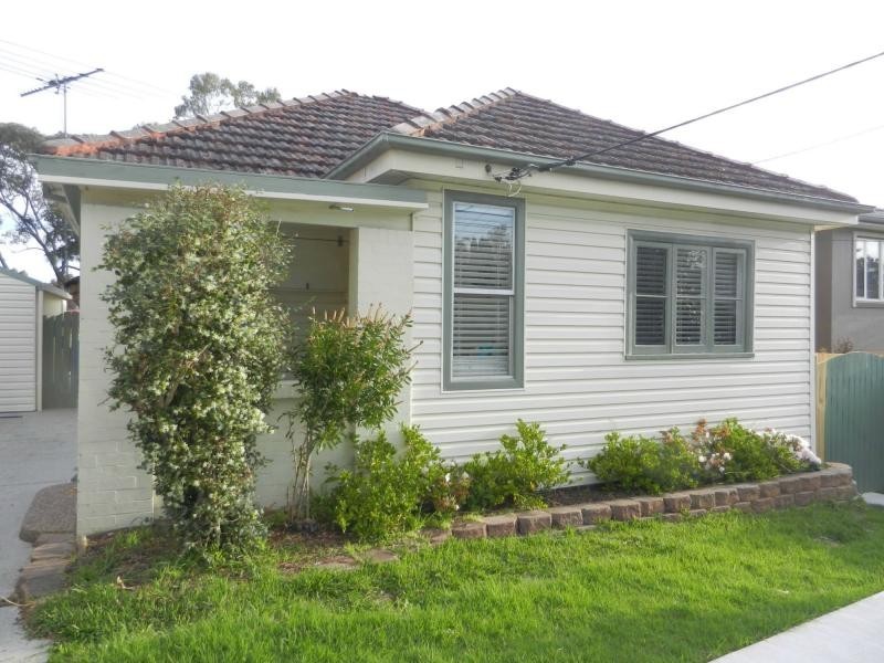 8 Kuringai Chase Road, Mount Colah NSW 2079