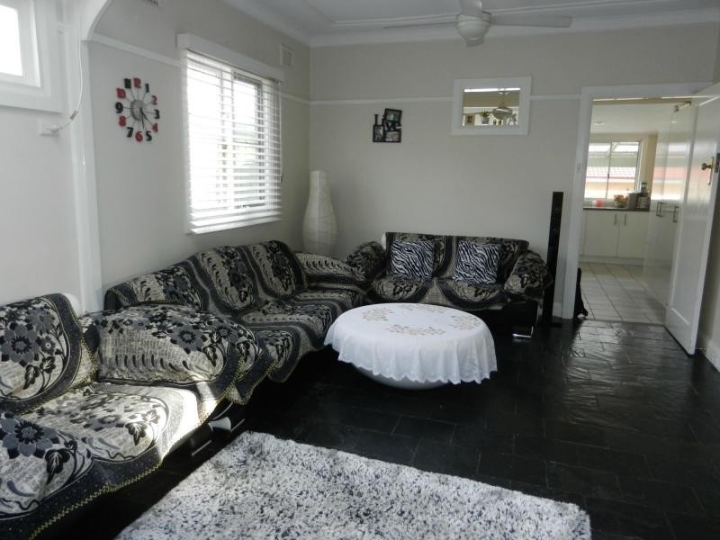 8 Kuringai Chase Road, Mount Colah NSW 2079