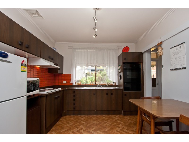 6 Van Dieman Avenue, Nunawading VIC 3131