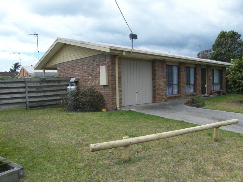 2/33 Newton Close, Paynesville VIC 3880