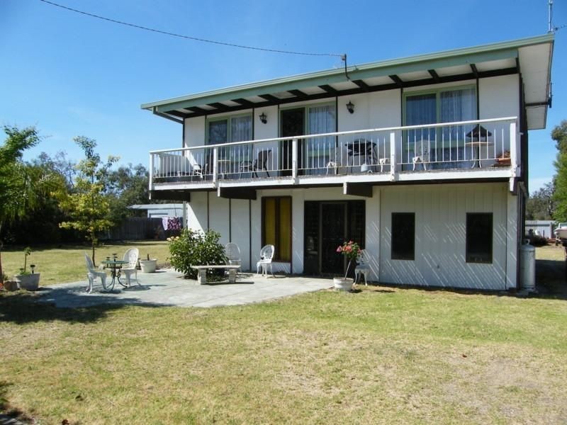 21-23 Gravelly Point Road, Raymond Island VIC 3880