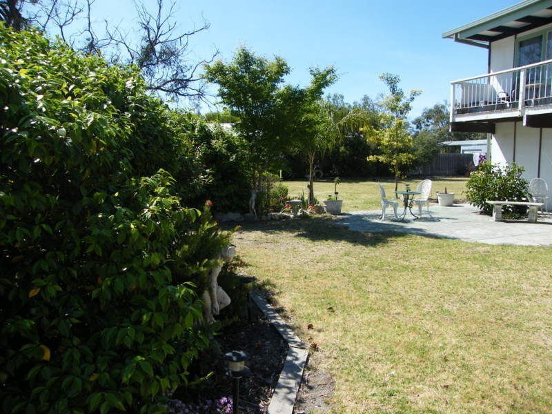 21-23 Gravelly Point Road, Raymond Island VIC 3880