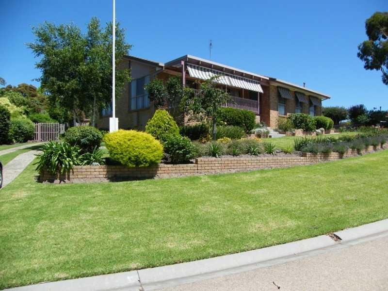 16 Sheerwater Terrace, Paynesville VIC 3880