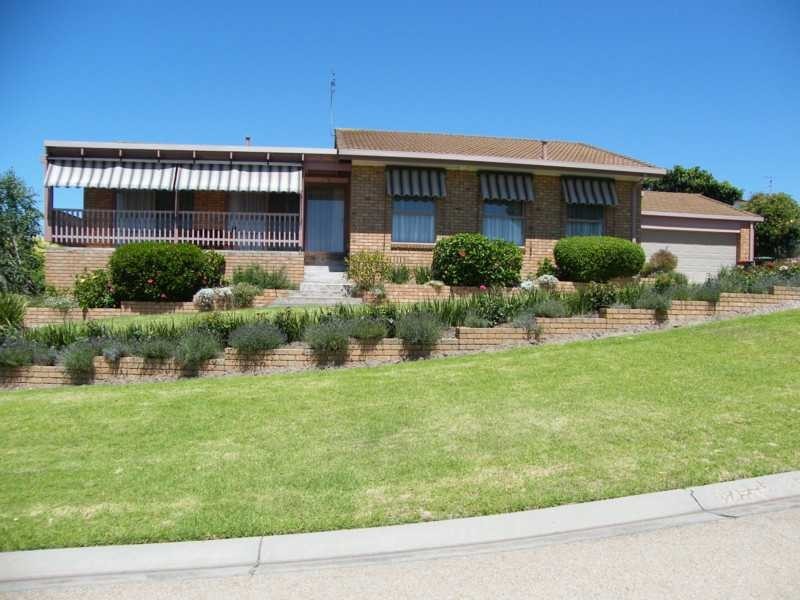 16 Sheerwater Terrace, Paynesville VIC 3880