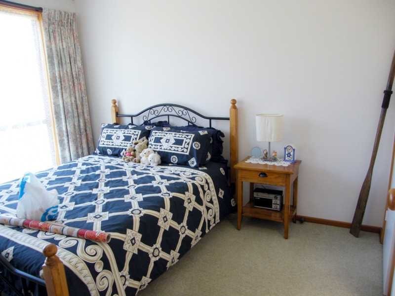 16 Sheerwater Terrace, Paynesville VIC 3880