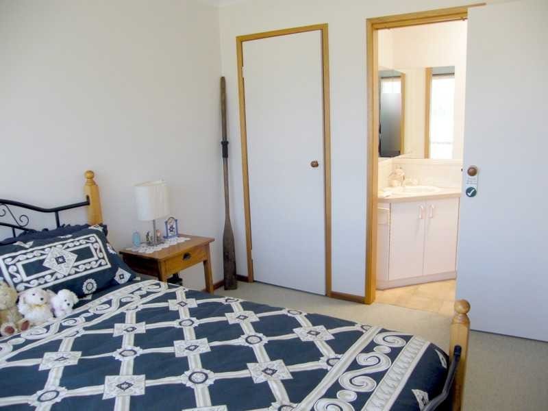 16 Sheerwater Terrace, Paynesville VIC 3880