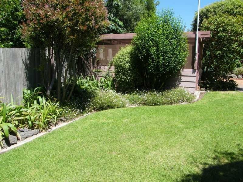 16 Sheerwater Terrace, Paynesville VIC 3880