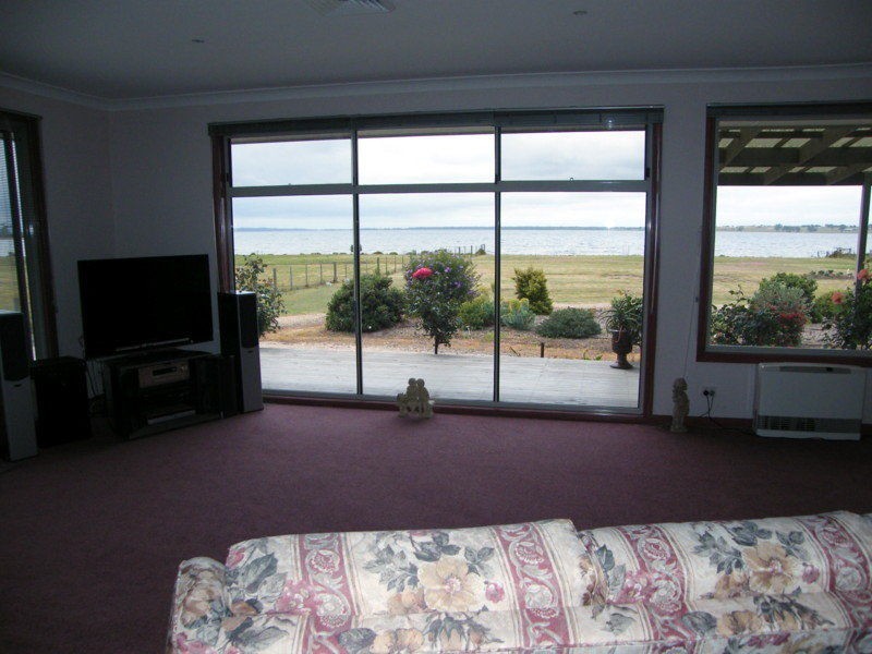 100 Rivermouth Street, Eagle Point VIC 3878