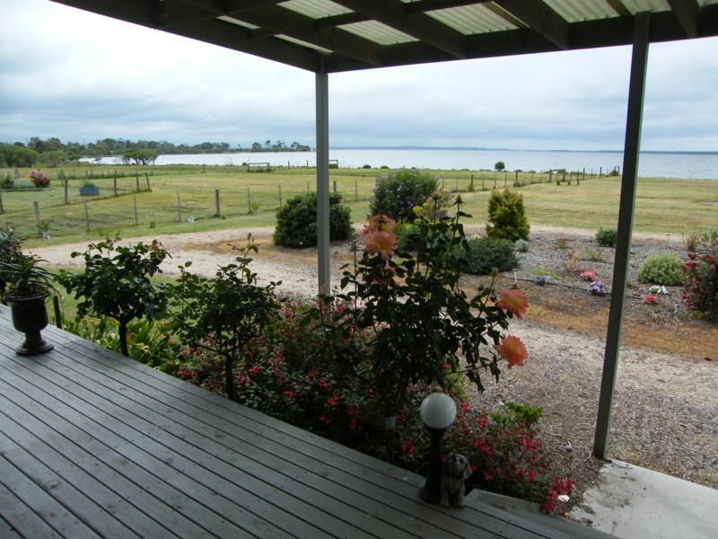 100 Rivermouth Street, Eagle Point VIC 3878