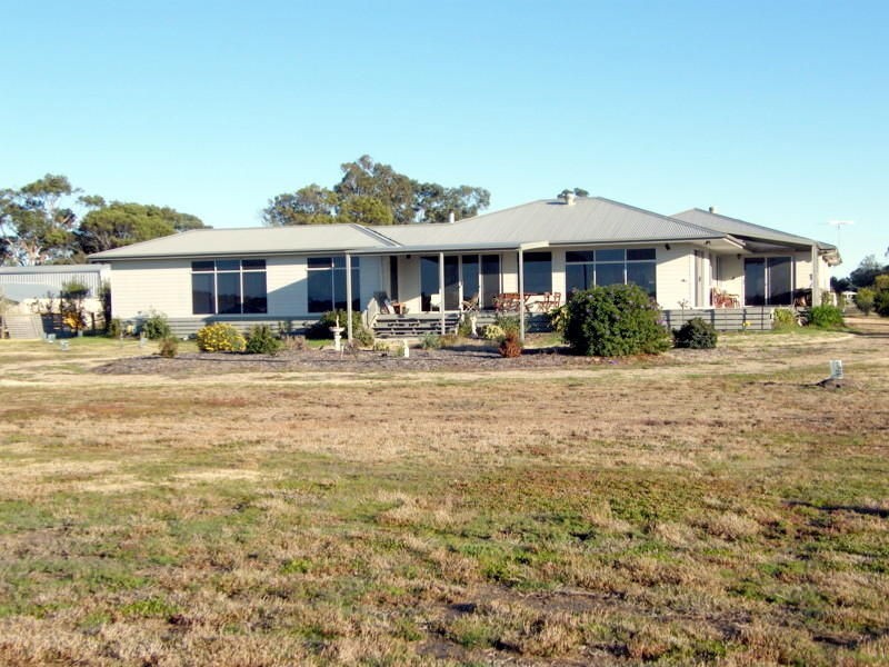 100 Rivermouth Street, Eagle Point VIC 3878
