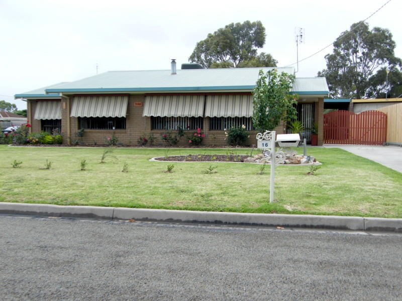 16 White Court, Eagle Point VIC 3878