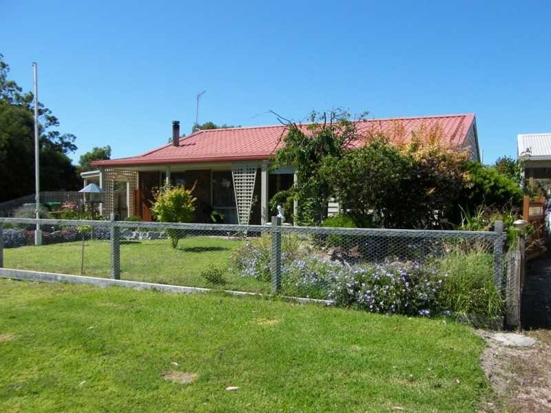 24 Currawong Street, Raymond Island VIC 3880