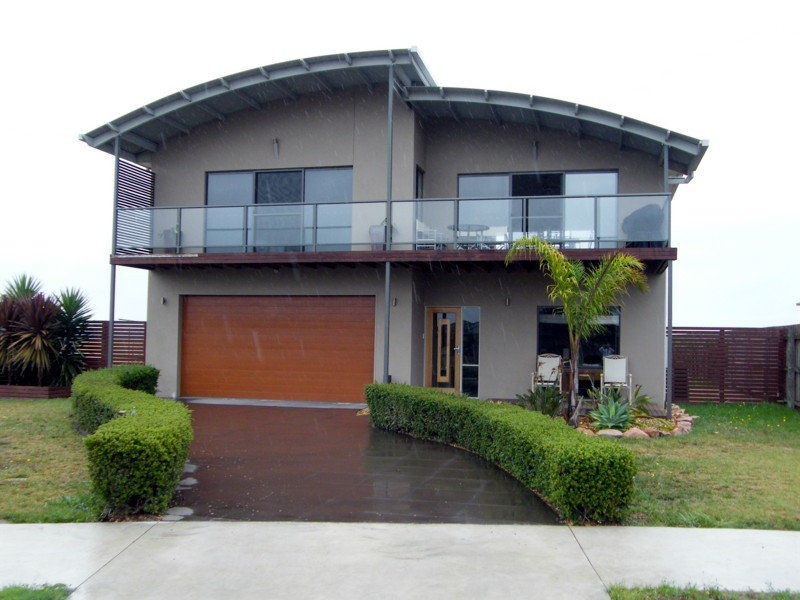 29 Sunset Boulevard, Eagle Bay Village, Paynesville VIC 3880