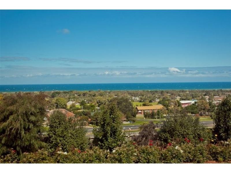 53 Sea Lakes Close, Lakes Entrance VIC 3909