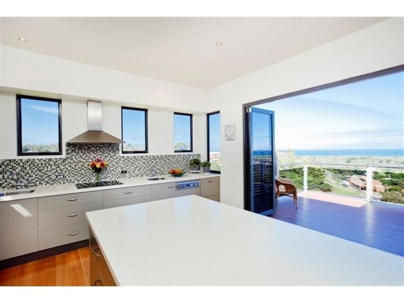 53 Sea Lakes Close, Lakes Entrance VIC 3909