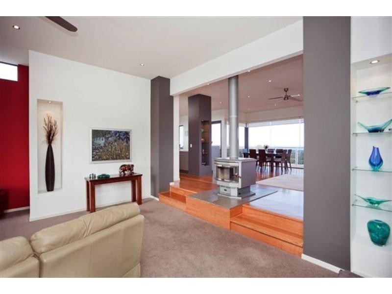 53 Sea Lakes Close, Lakes Entrance VIC 3909