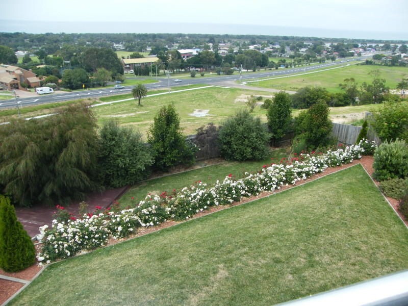 53 Sea Lakes Close, Lakes Entrance VIC 3909