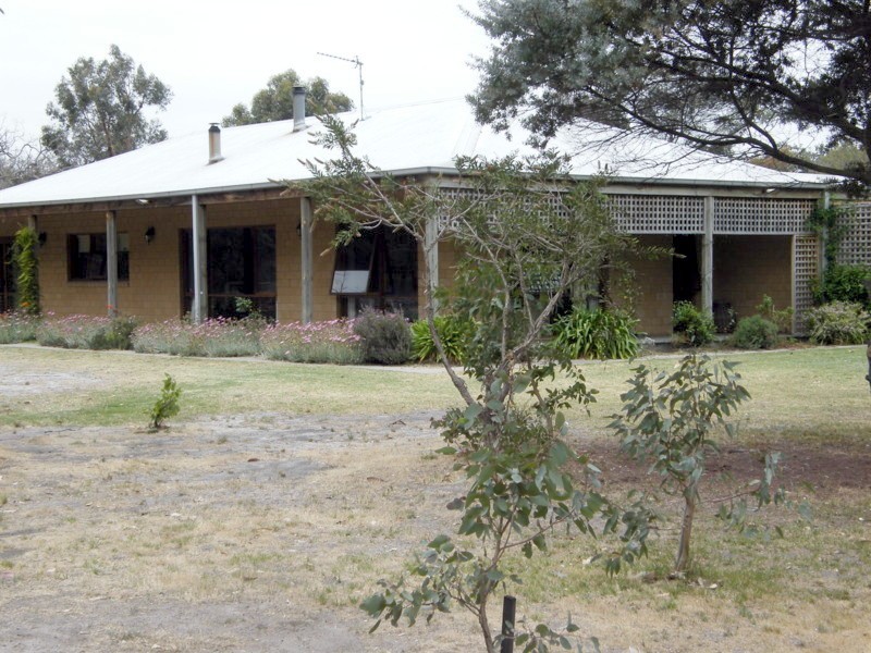 50 Gravelly Point Road, Raymond Island VIC 3880