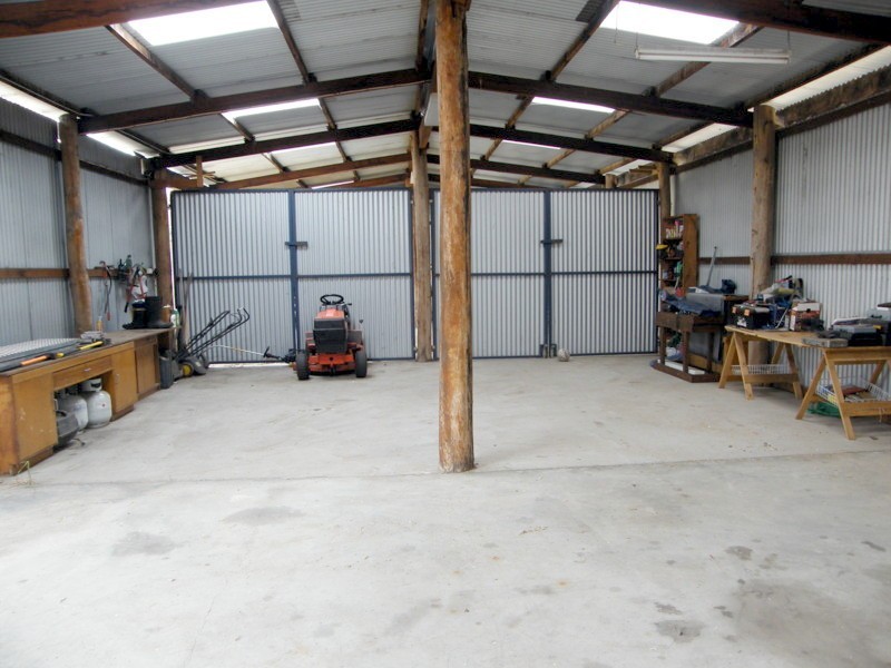 50 Gravelly Point Road, Raymond Island VIC 3880