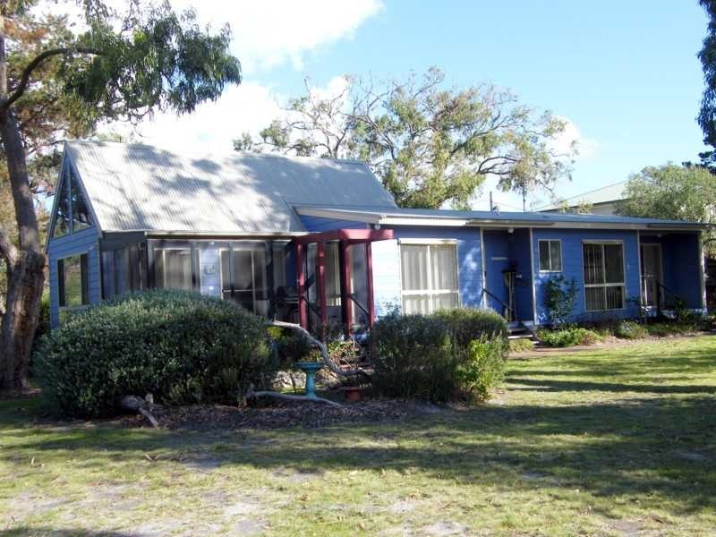 34 First Parade, Raymond Island VIC 3880