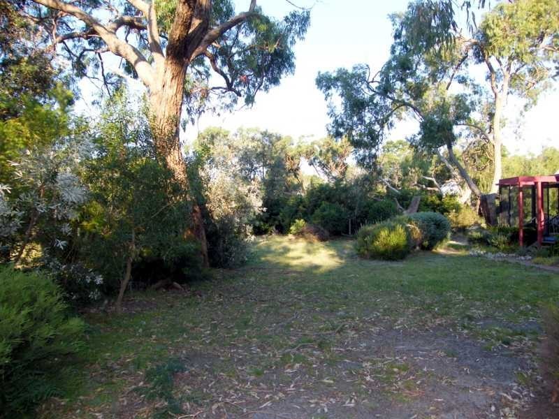 34 First Parade, Raymond Island VIC 3880