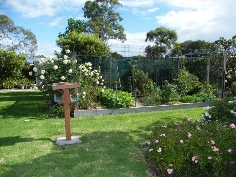 7 Lake Haven Avenue, Newlands Arm VIC 3875