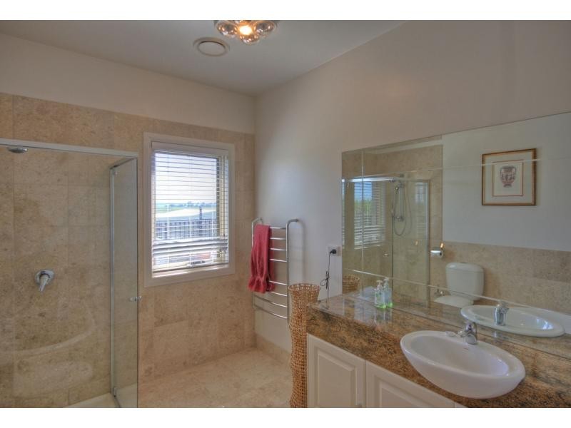 182 Newlands Drive, Paynesville VIC 3880