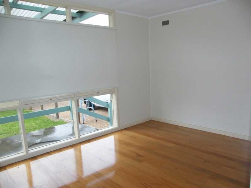 1/24 McMillan Grove, Paynesville VIC 3880