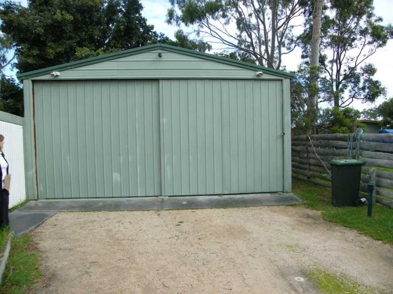 20 Fourth Avenue, Raymond Island VIC 3880