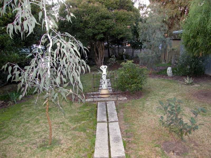12 Nicholson-Sarsfield Road, Nicholson VIC 3882