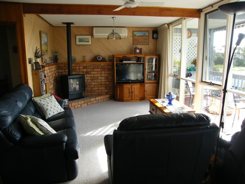 147 Bay Road, Eagle Point VIC 3878