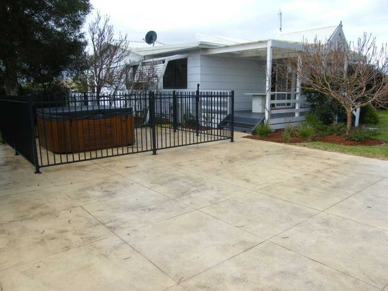 2 The Moorings, Paynesville VIC 3880