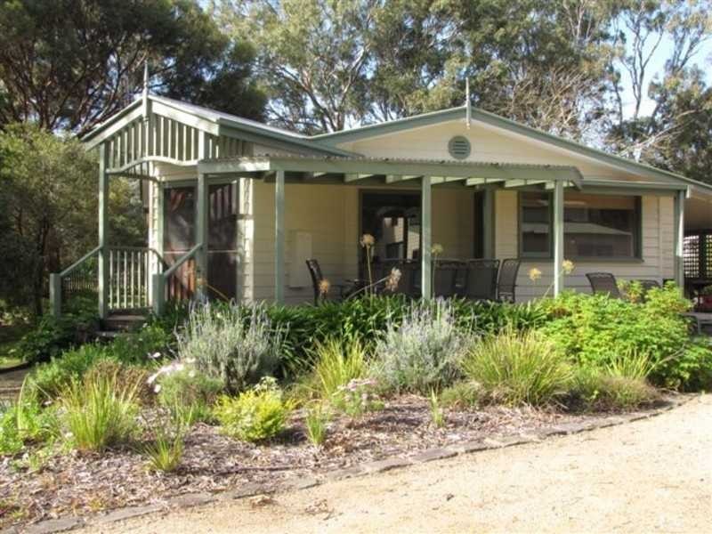 13-15 Fifth Parade, Raymond Island VIC 3880