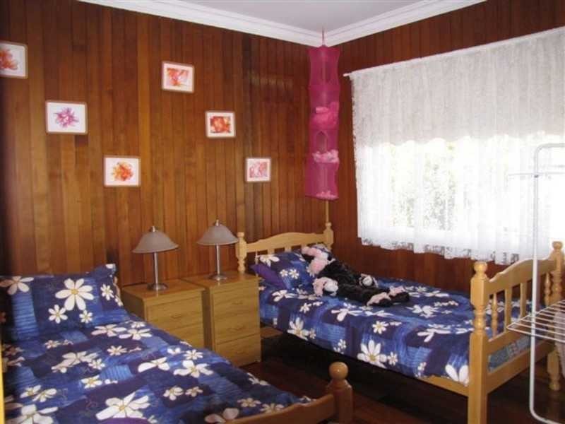 13-15 Fifth Parade, Raymond Island VIC 3880