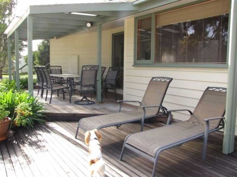 13-15 Fifth Parade, Raymond Island VIC 3880