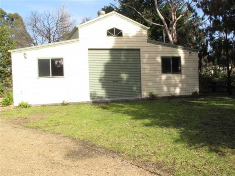 13-15 Fifth Parade, Raymond Island VIC 3880