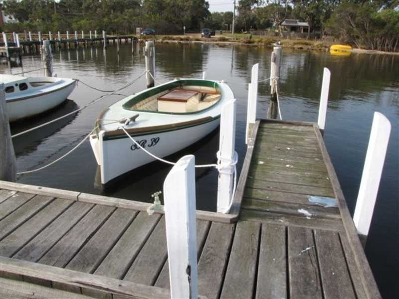 13-15 Fifth Parade, Raymond Island VIC 3880