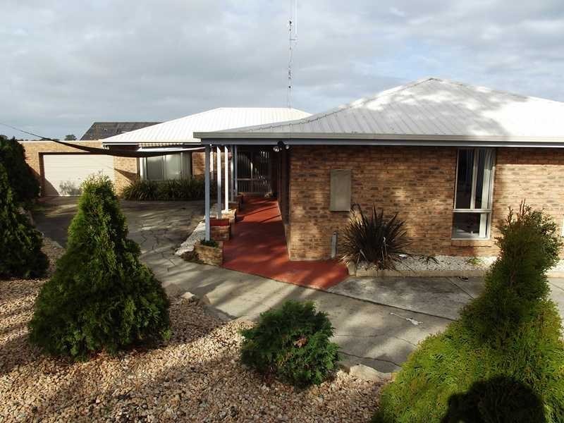 8 Marrah Drive, Bairnsdale VIC 3875