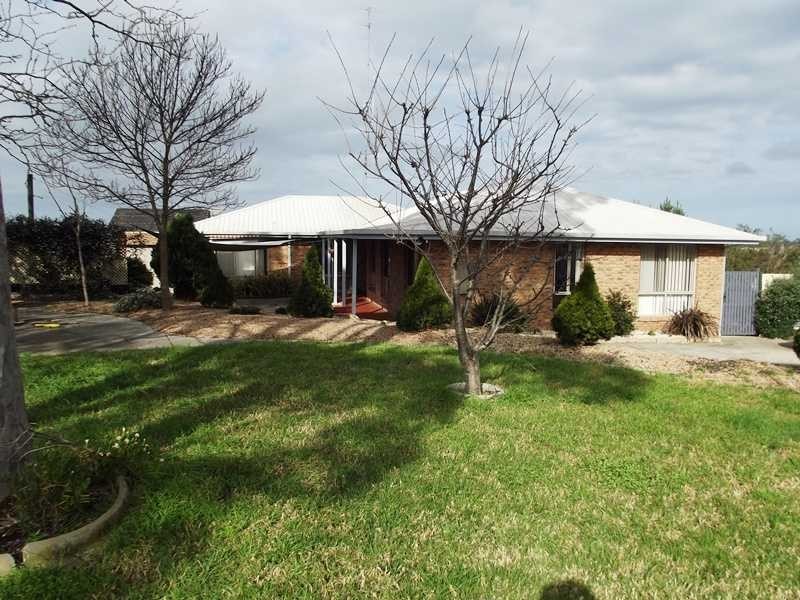 8 Marrah Drive, Bairnsdale VIC 3875