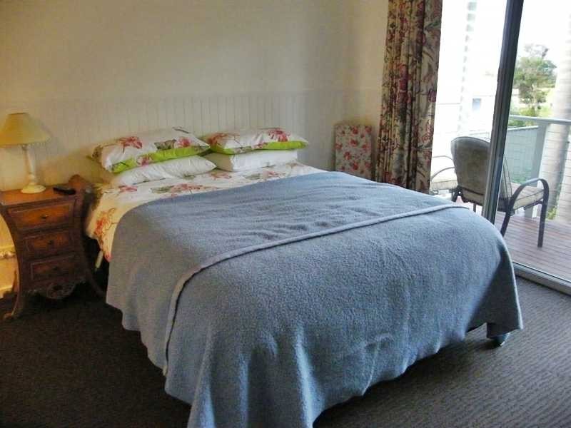 3 Merrangbaur Street, Lakes Entrance VIC 3909