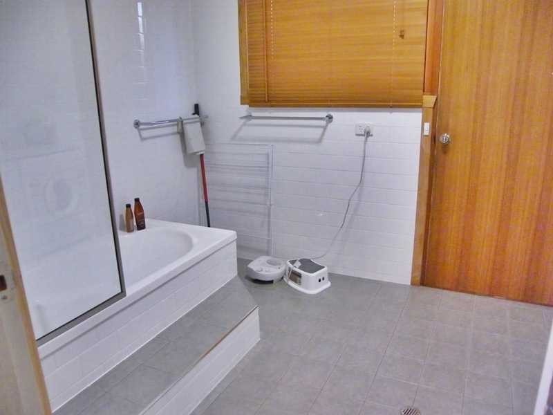 3 Merrangbaur Street, Lakes Entrance VIC 3909