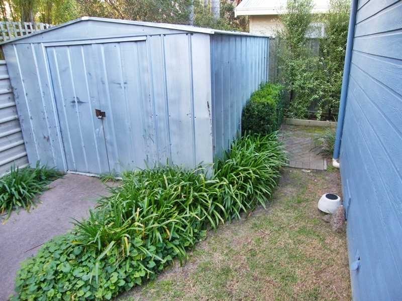 3 Merrangbaur Street, Lakes Entrance VIC 3909